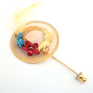 Vintage Gold Tone Floral and Feather Accented Mesh Hat Stick Pin